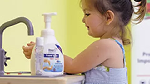 Prima zi de gradinita, cu Touch Antibacterial
