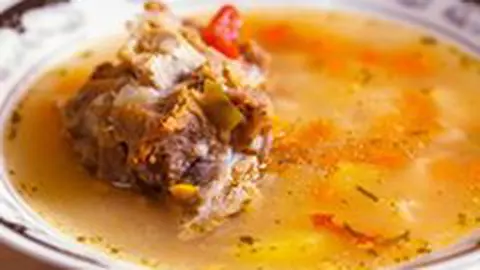 Ciorba taraneasca cu afumatura