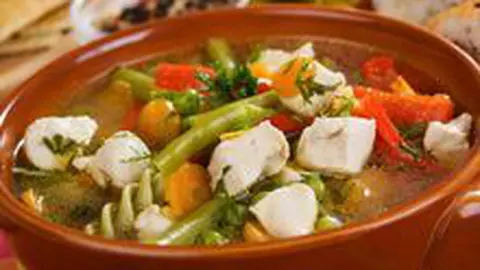 Ciorba taraneasca de pasare