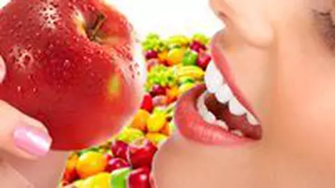 10 remedii naturale pentru albirea dintilor