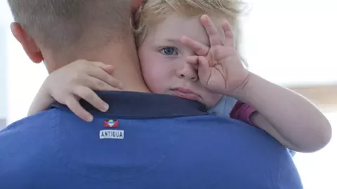Rezistă şantajului sentimental al copilului