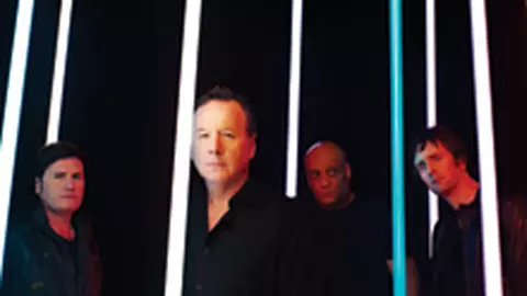 Trupa Simple Minds a lansat Graffiti Soul