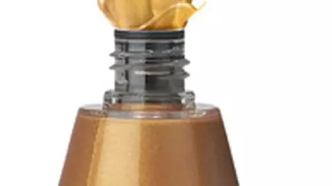Contur lichid Arabian Glow de la Avon