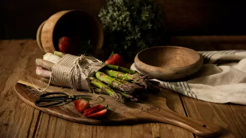 Sparanghelul - ghid complet de sanatate si nutritie