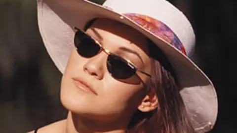 Parul tau este afectat de capriciile verii