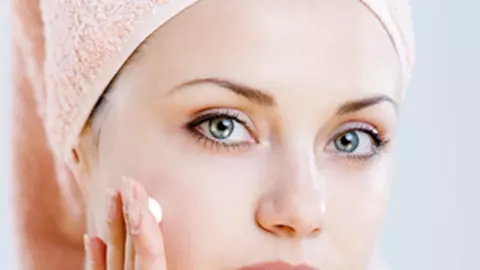 Trucuri si cosmetice care te intineresc