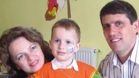 Dupa 15 ani - Amalia Sasarman: Tanara rebela e acum familista