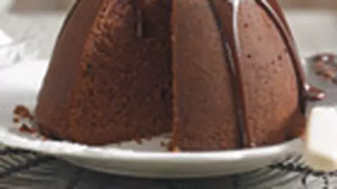 Budinca de cacao cu sos de ciocolata