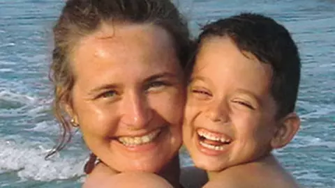 Dupa 15 ani - Roxana Dumitrascuta: Am toate motivele sa ma bucur de viata mea de acum