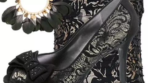 Moda in negru: rafinament gotic