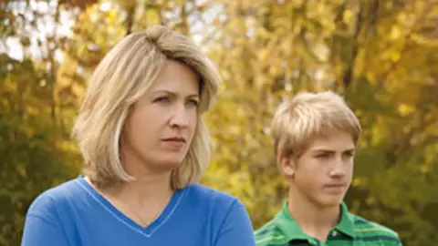 „Fiul meu adolescent ma dispretuieste!“