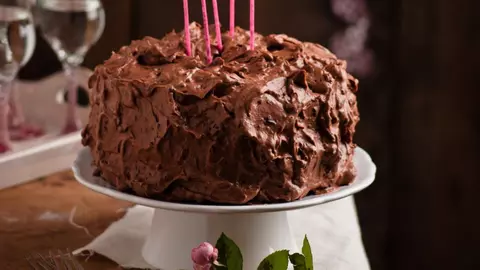 Tort cu ciocolată şi vişine