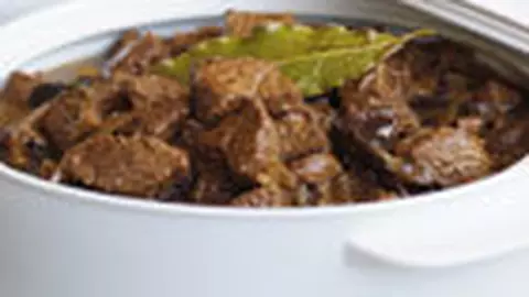 Carne de vita cu bureti si legume