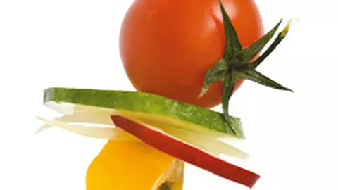 Ar trebui sa ne crestem copiii vegetarieni?