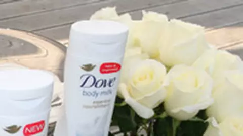 Lansarea noilor lotiuni hranitoare de la Dove