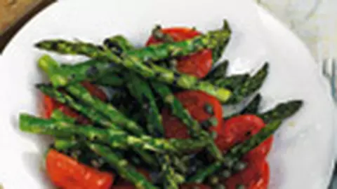Salata de rosii si sparanghel