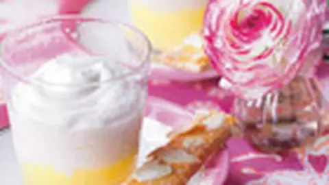 Cupe de limoncello si biscuiti cu migdale