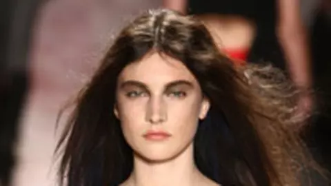Moda in rosu si negru