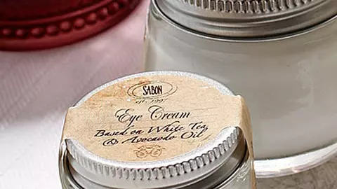 Crema de ochi pe baza de ceai alb si avocado de la Sabon