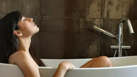 Cum sa-ti amenajezi baia inteligent si frumos cu putin bani cheltuiti