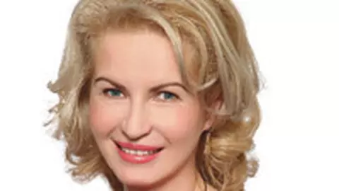 Elena Manuela David: Traiesc varsta maturitatii cu intensitatea adolescentei