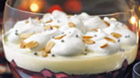 Desert cu crema de ou si migdale