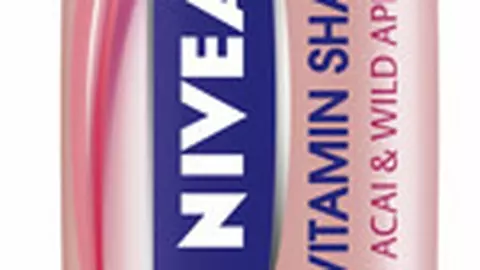 Noul Vitamin Shake Acai & Wild Apple de la NIVEA Lip Care