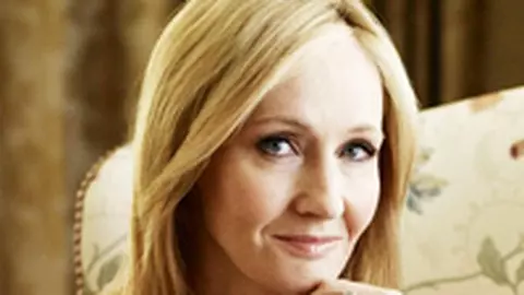 JK Rowling isi cauta stramosii la Zone Reality
