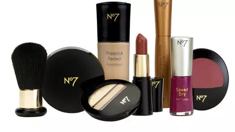 Produsele de machiaj No7, BOOTS, revin in Romania