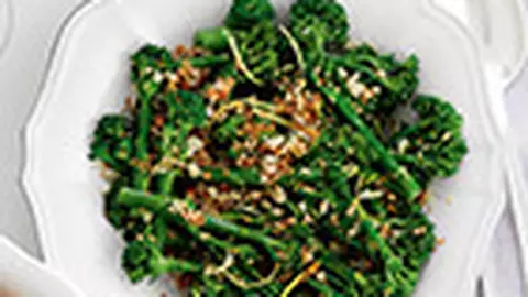Broccoli cu crusta de lamaie si usturoi