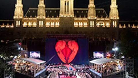 Bill Clinton, Milla Jovovich si Antonio Banderas, la celebrul „Life Ball“ din Viena
