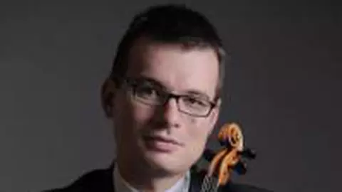 Violonistul Alexandru Tomescu într-un concert regal
