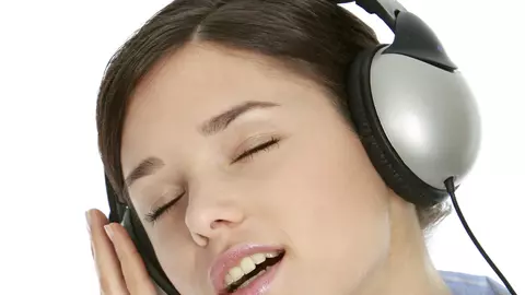Ce lucruri ne fac mai fericiţi