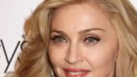 Frumuseţe: Cât te costă să arăţi ca Madonna?