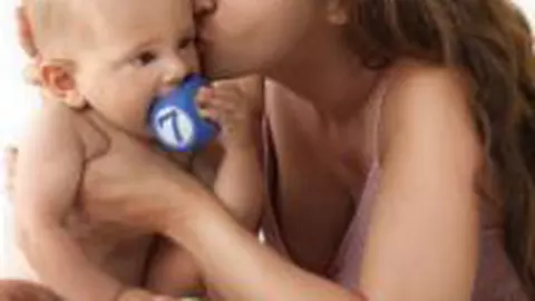 Adoptia, un mod de a deveni mama
