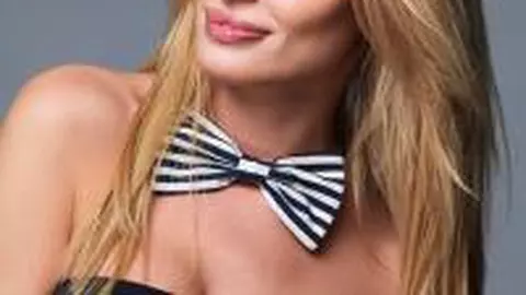 De ce este frumoasa Valentina Pelinel dimineata?
