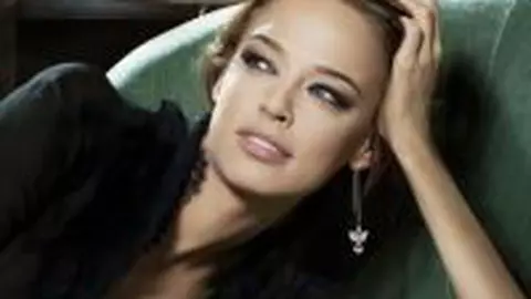 Andreea Raicu a lansat o linie de bijuterii