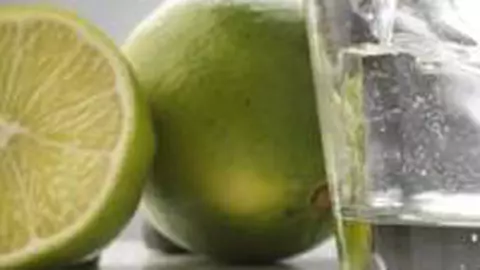 Lime: Ce minuni face fructul pentru sănătatea ta?
