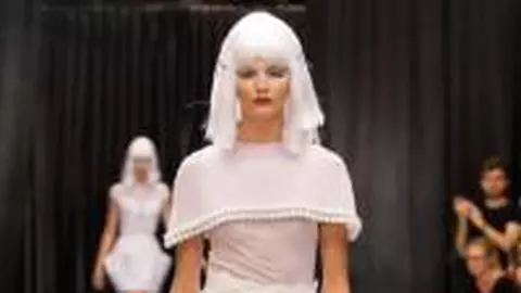 Modă: Colecţii futuriste la Gala Avanpremiere!