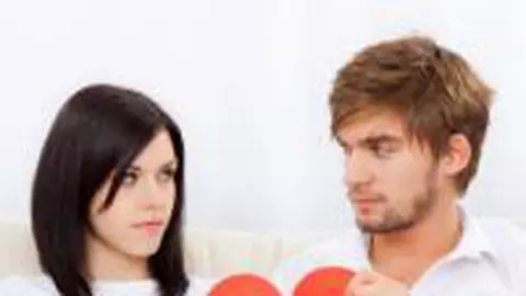 Cine suferă mai mult în urmă unei despărţiri
