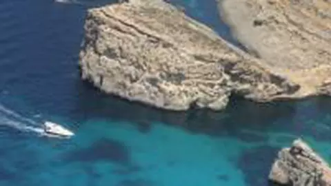 Românii au liber la taxele de aeroport în Grecia