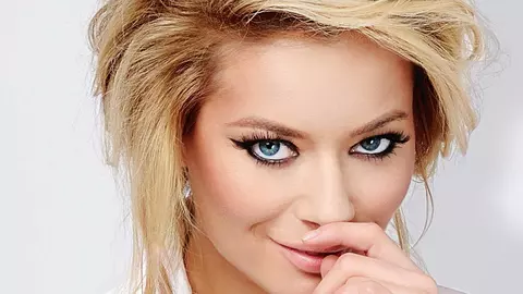  Laura Cosoi ne dezvăluie trucurile sale de beauty 