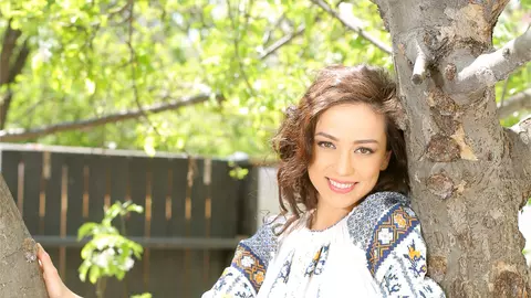 Olivia Steer participă la V for Verde