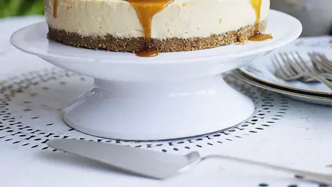 Cheesecake cu banane şi caramel