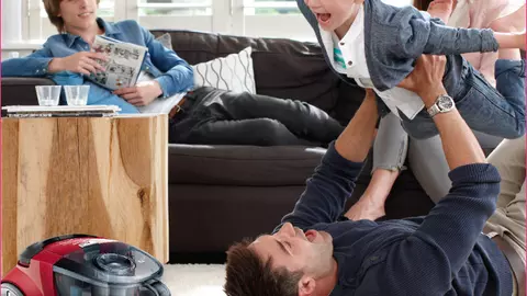 Câştigă unul din cele cinci aspiratoare Philips şi alte premii!