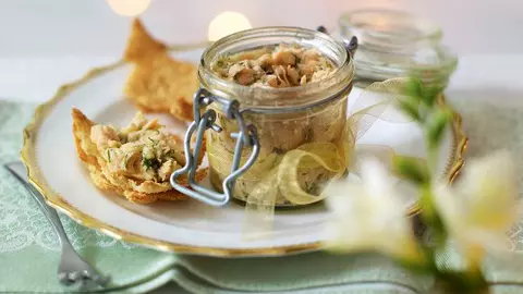 Tartine cu pate de somon