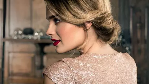 O coafură elegantă în trei paşi