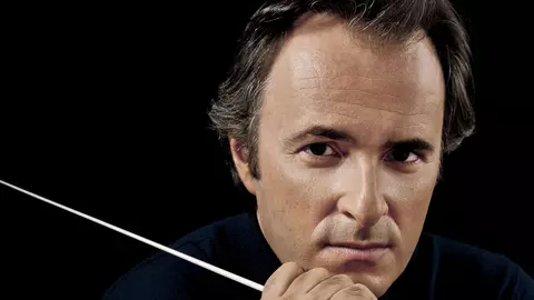 David Gimenez, nepotul tenorului José Carreras, la pupitrul Orchestrei Naţionale Radio