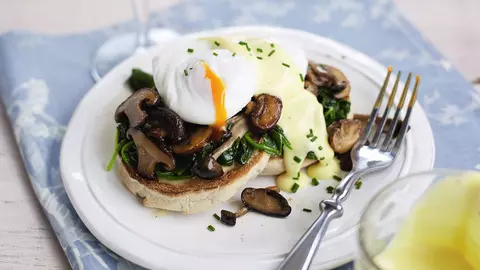Reţetă - Ouă Benedict 