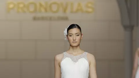 Rochii de mireasă din Colecţia Pronovias 2015